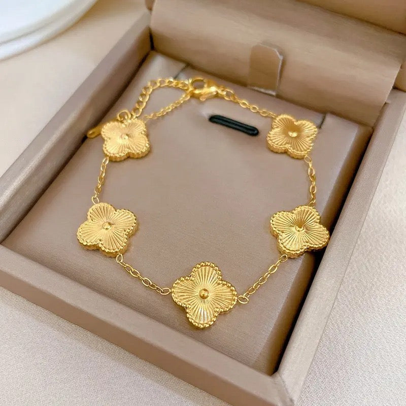 Gold four leaf lucky clover bracelet
