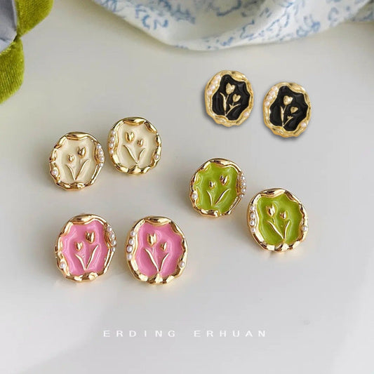 Tulips in the garden Earrings- white