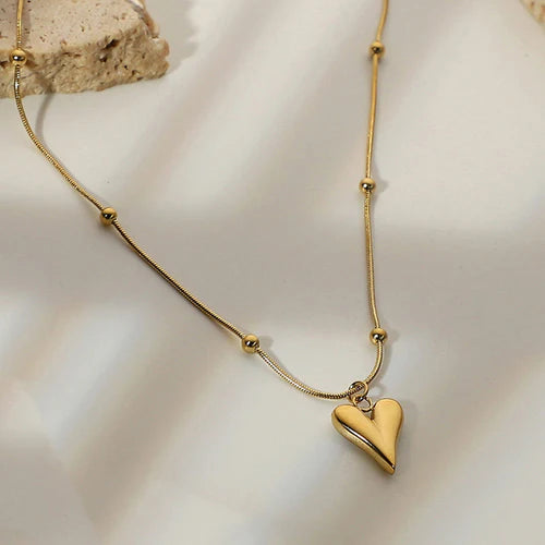 Vintage Gold Ribbed Heart Pendant Necklace