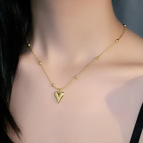 Vintage Gold Ribbed Heart Pendant Necklace