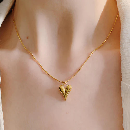 Vintage Gold Ribbed Heart Pendant Necklace