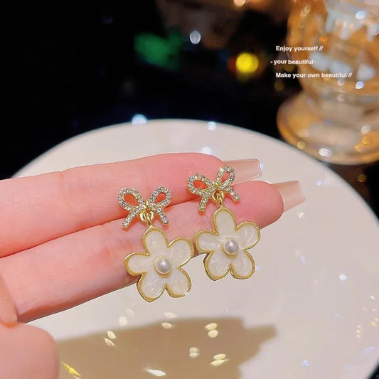 14K Gold Bow Earrings
