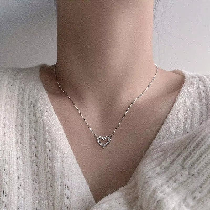 Minimalist Heart Pendant Necklace